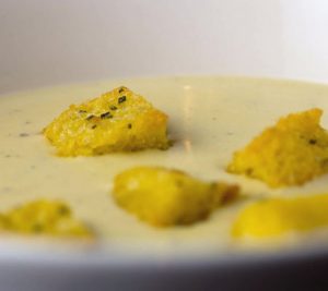 Supă de usturoi cu crutoane