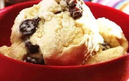 Înghețată cu rom și stafide