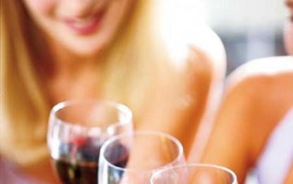 O veste bună pentru doamne: consumul moderat de alcool împiedică apariția artritei