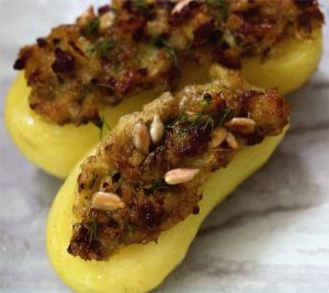 Cartofi umpluti cu peste afumat