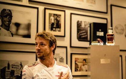 Jenson Button, Johnnie Walker și whisky-ul de 30.000 de lire sterline sticla