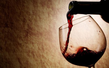 Bei vin roșu, nu surzești!